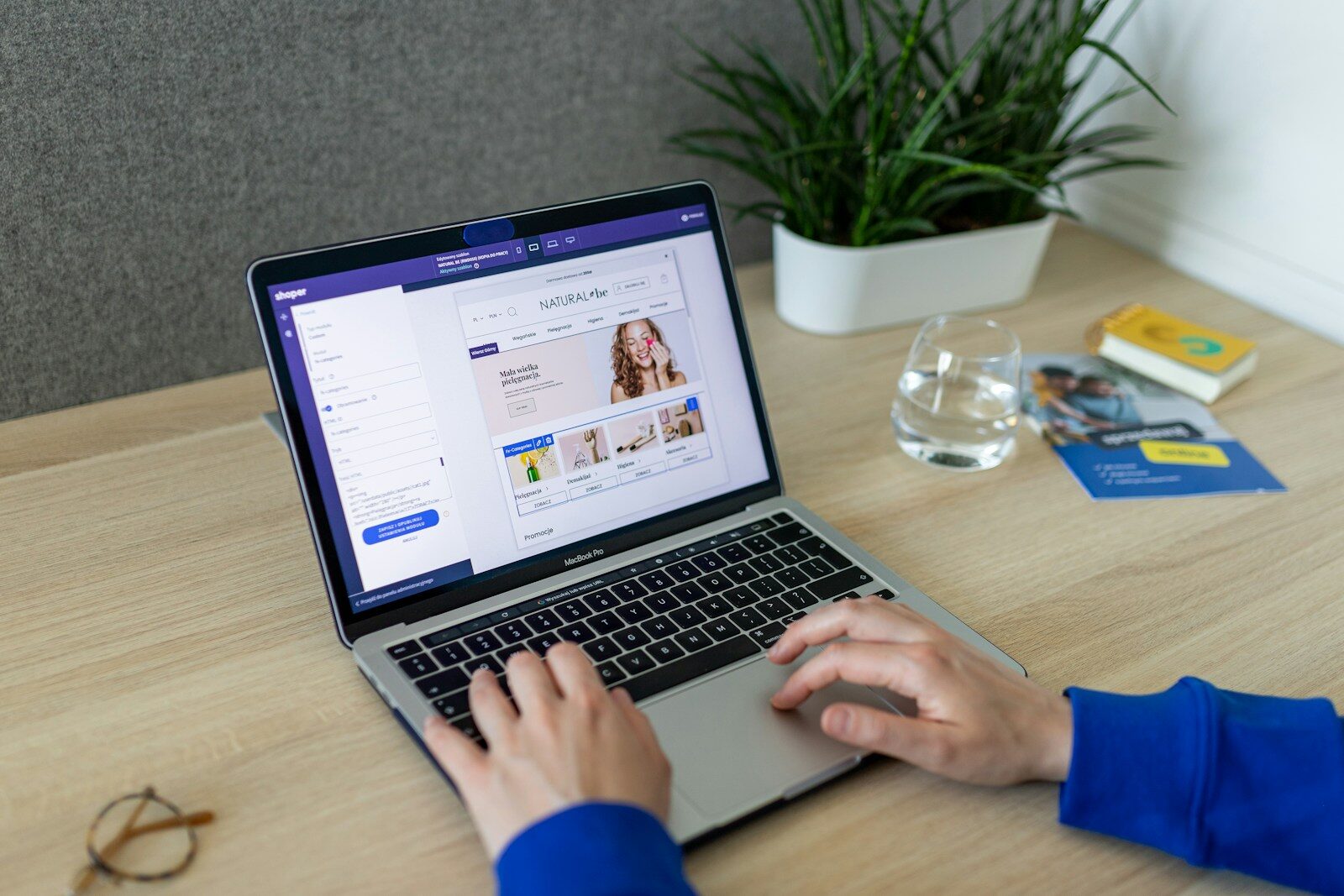 Marketplace vs Website Sendiri