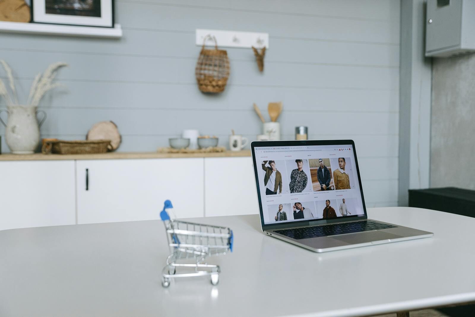 Halaman Wajib Ada di Website Bisnis